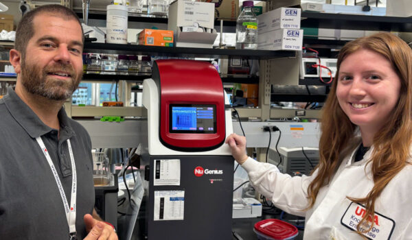 Philipp Schmidpeter and graduate student Ashley Newton in the lab