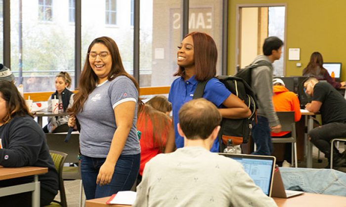 Students discover all the reasons to love UTSA Libraries