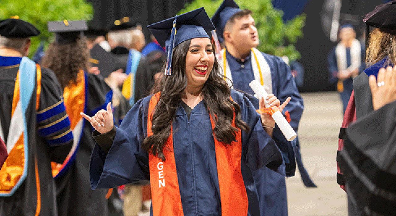 commencement-fall-2021a_780