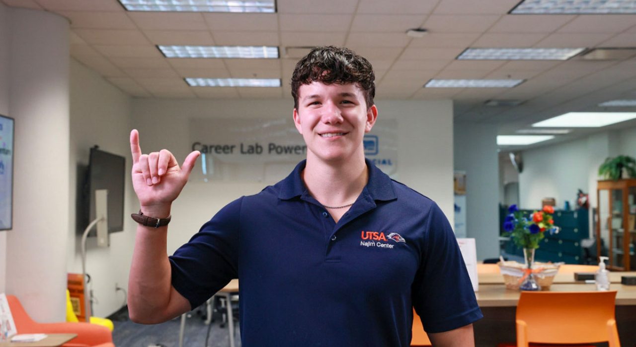 Elias Flores at the UT San Antonio Career Lab