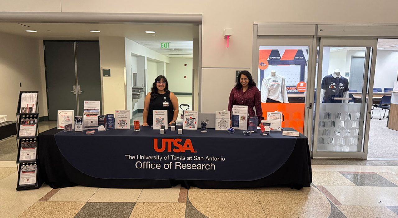 Research Program Coordinators Marissa Mexquitic and Jessica Vela represented faculty research development at the New Faculty Academy resource fair.