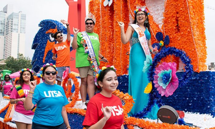 Bird watching: Where to spot UTSA Roadrunners during Fiesta parades