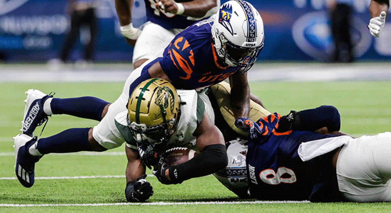 UTSA safety Rashad Wisdom celebrates after a big defensive play in the Roadrunners’ win against UAB. UTSA will host East Carolina at 2:30 p.m. Saturday at the Alamodome.