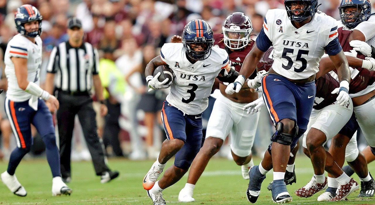UTSA Roadrunner senior running back Robert Henry Jr.