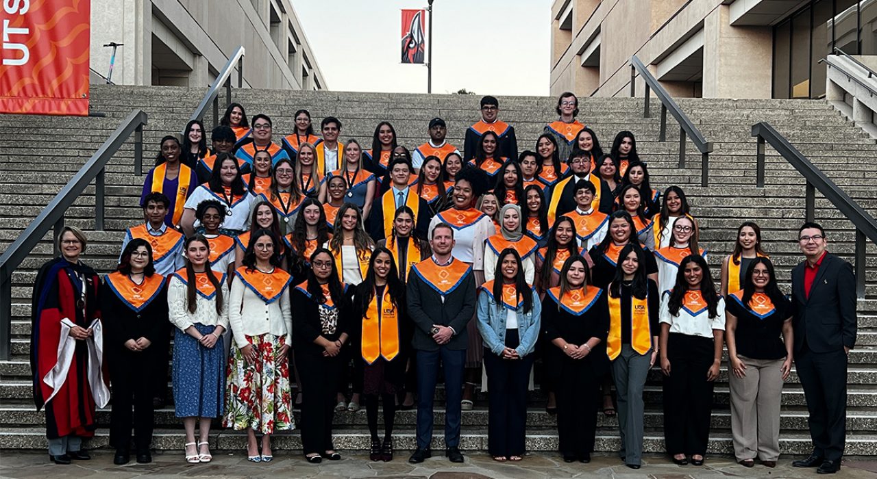 honors college grads group photo