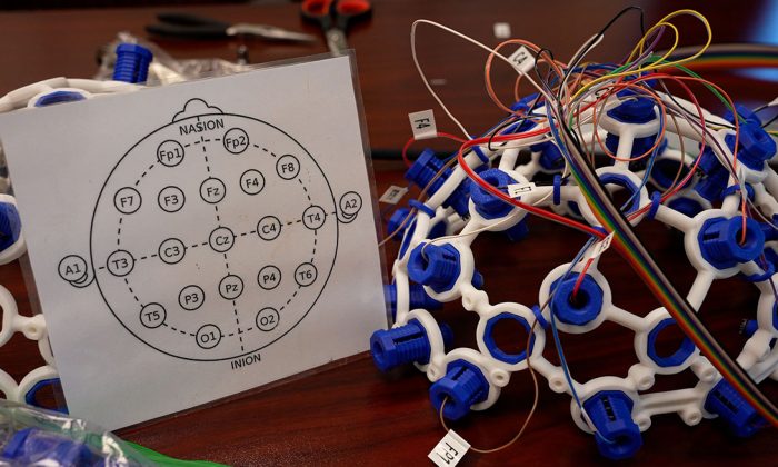 UTSA students explore next evolution of neurofeedback counseling