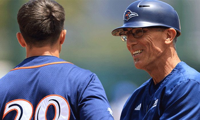UTSA Baseball’s Pat Hallmark agrees to contract extension through 2029