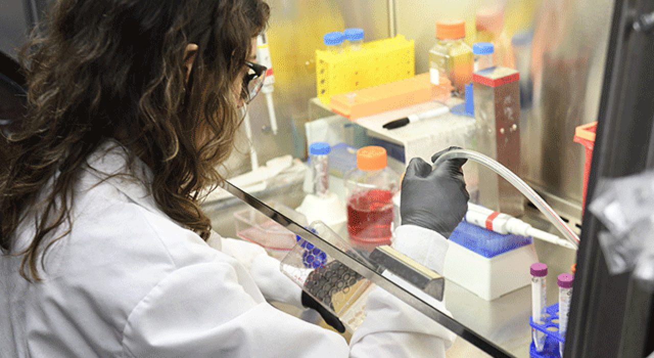 The Semmes Foundation has given UTSA a $1 million gift to establish the Semmes Foundation Graduate Student Fund in the College of Sciences’ Department of Neuroscience