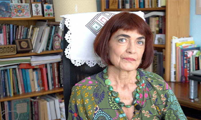 Malgorzata Oleszkiewicz-Peralba finds a unifying thread across cultures