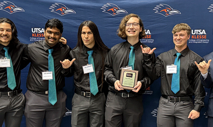 Device for detecting retinal disease takes top prize in Tech Symposium