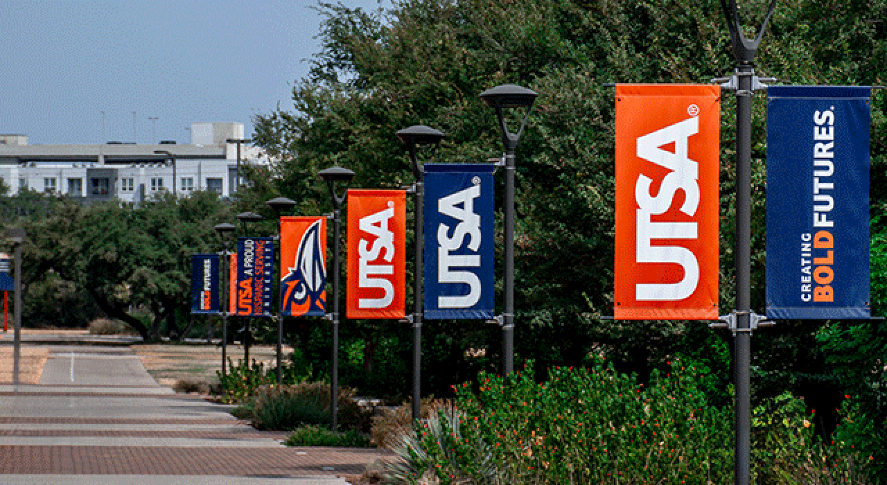 utsa-flags_780